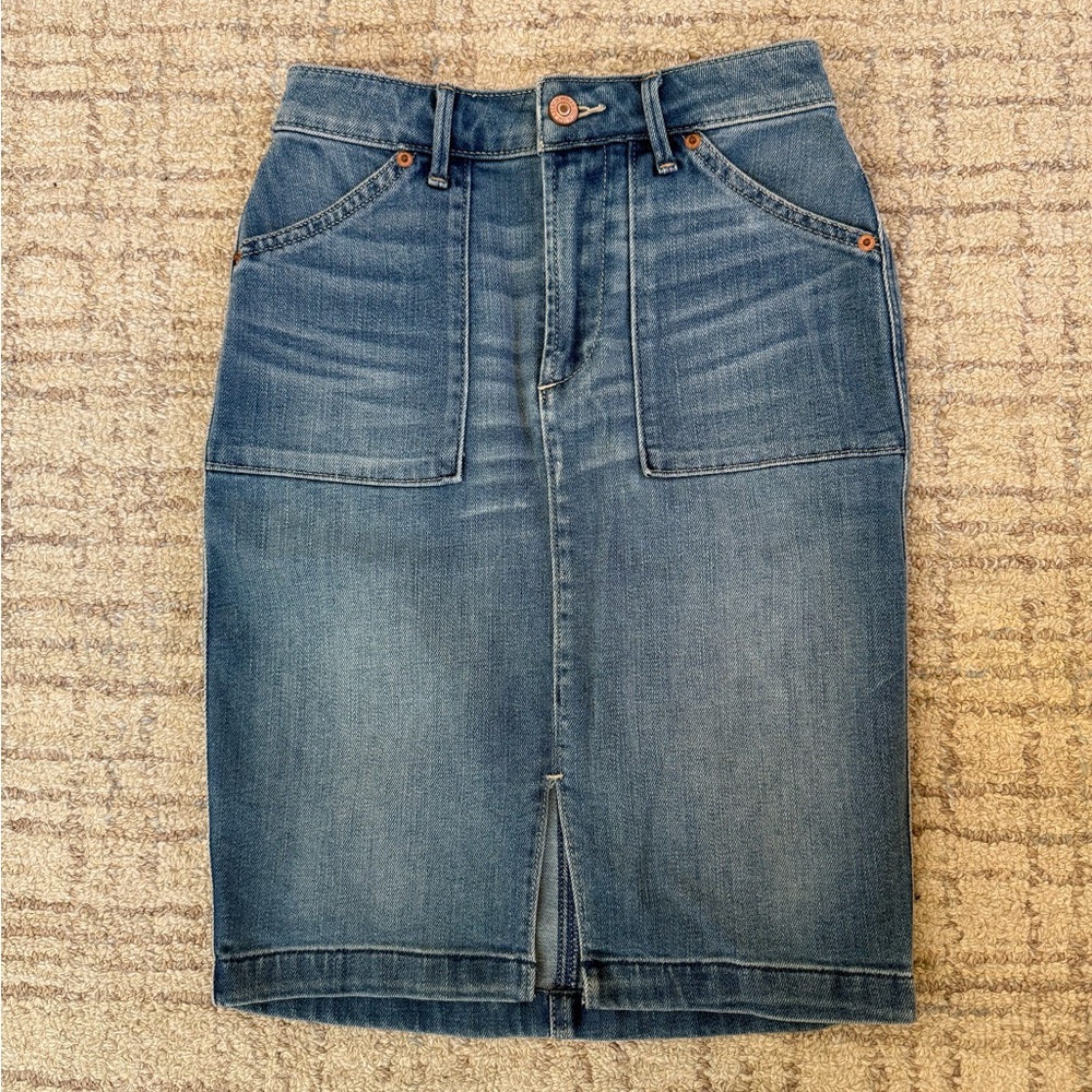 Abercrombie & Fitch Denim midi skirt. Size 00.